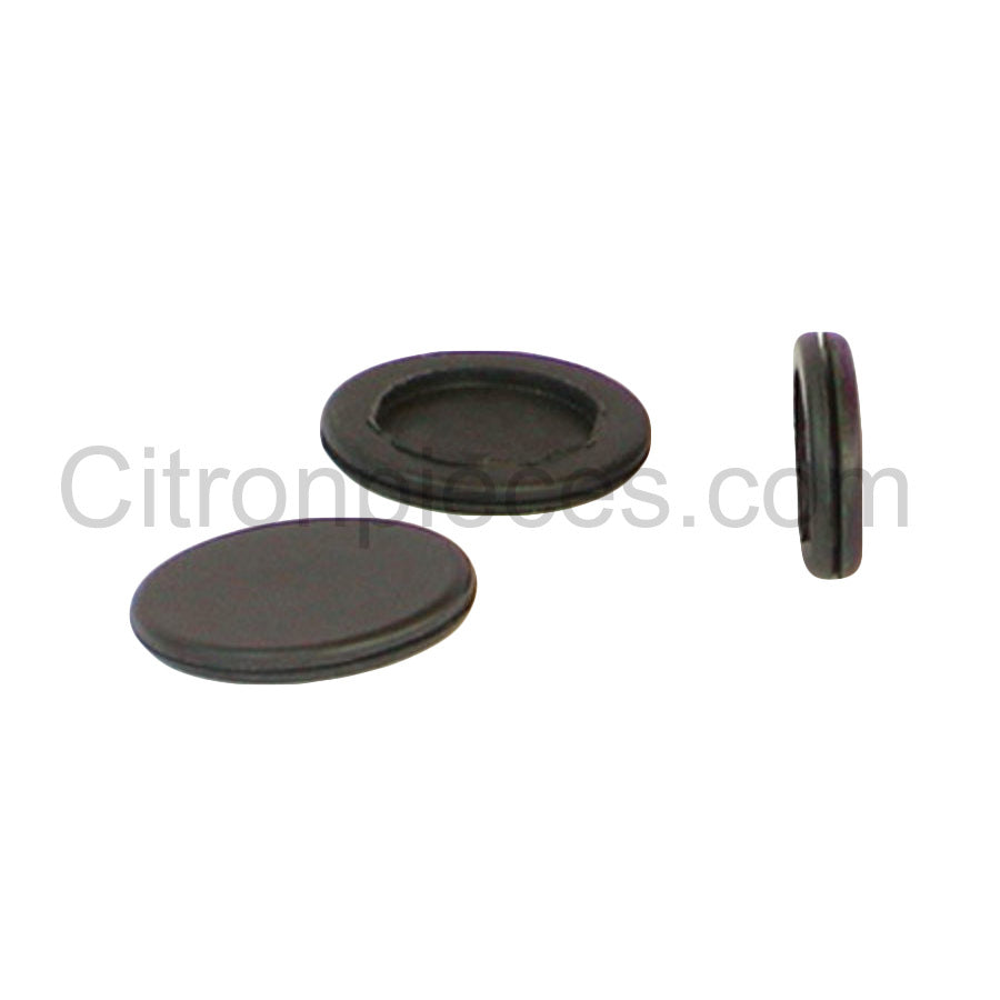 Rubber plug in water gutter above 4 th cilinder Citroën ID/DS