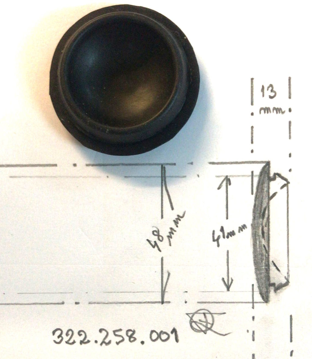 Rubber plug in water gutter above 4 th cilinder original part! Citroën ID/DS