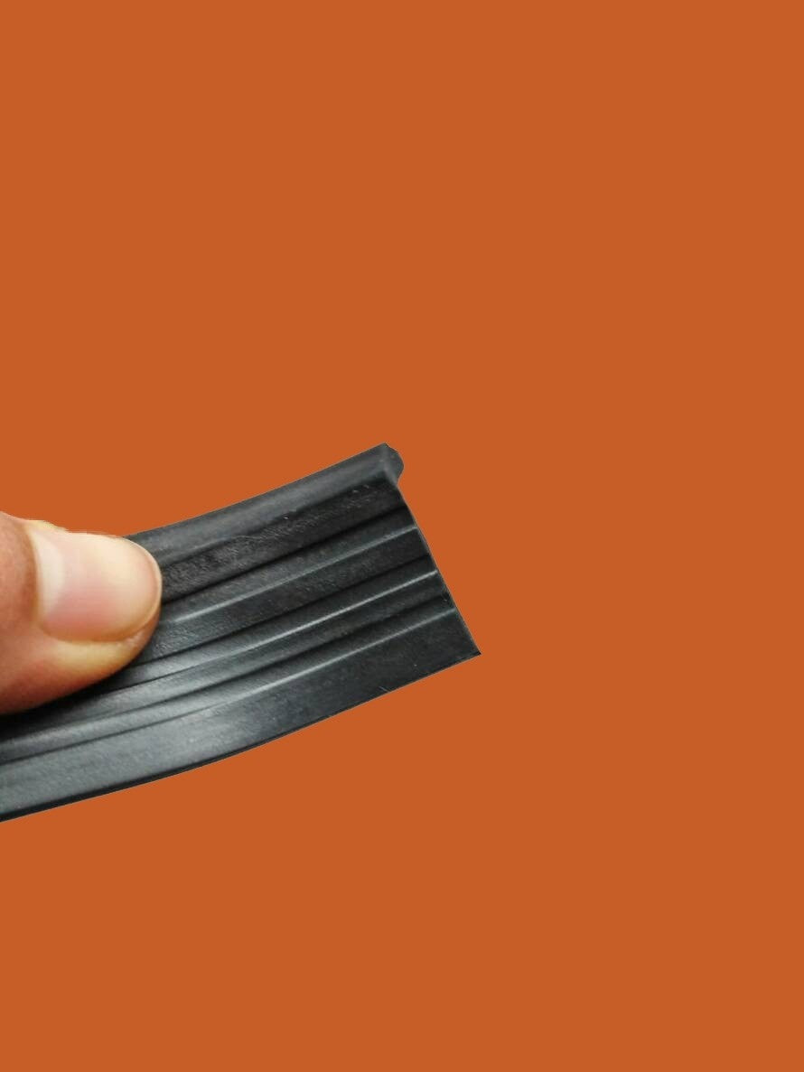 Rubber strip set on closing panel of front fender Citroën ID/DS