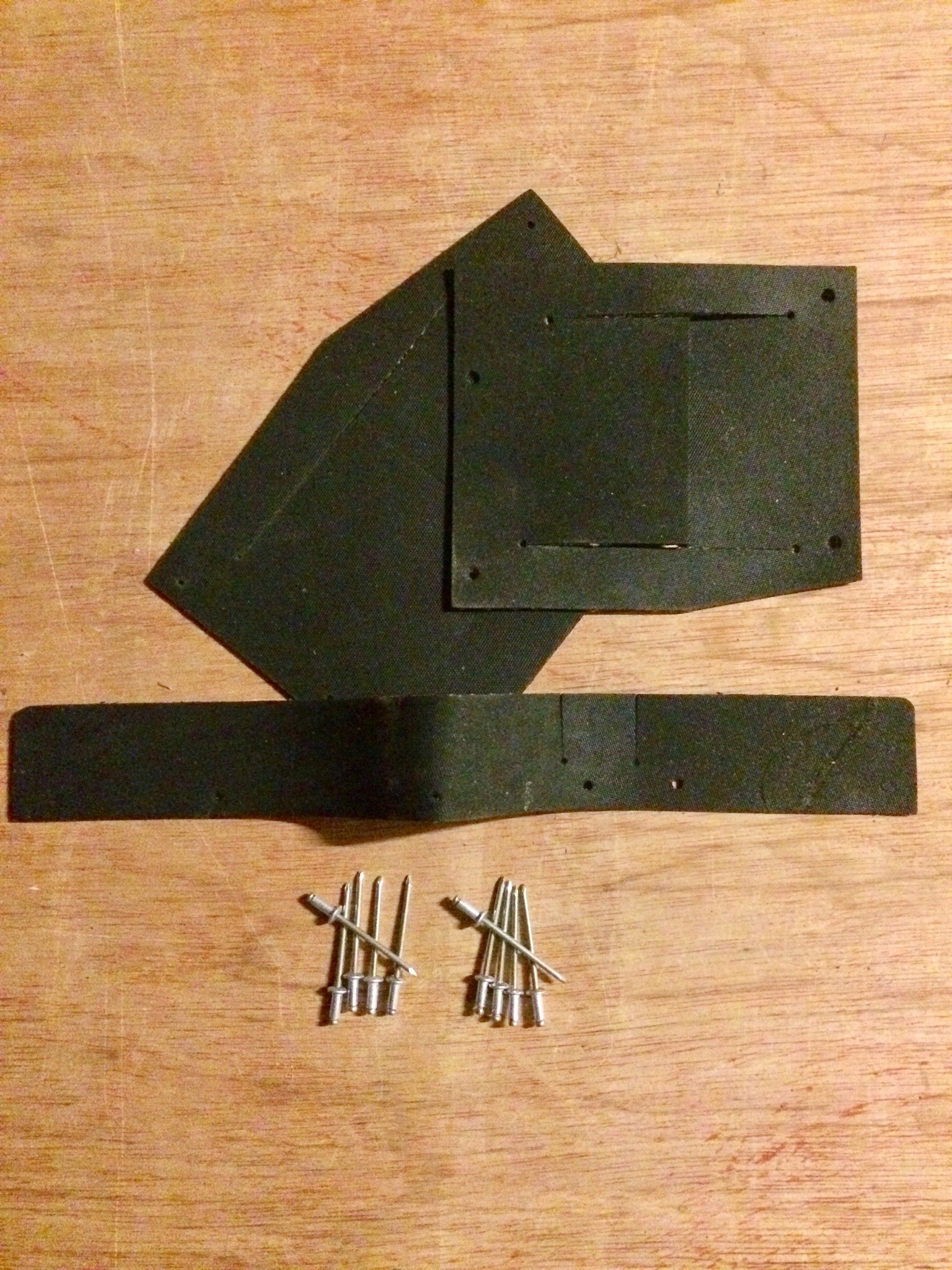 Set of rubbers for front fender 62-75 ID/DS 10 pop nails included