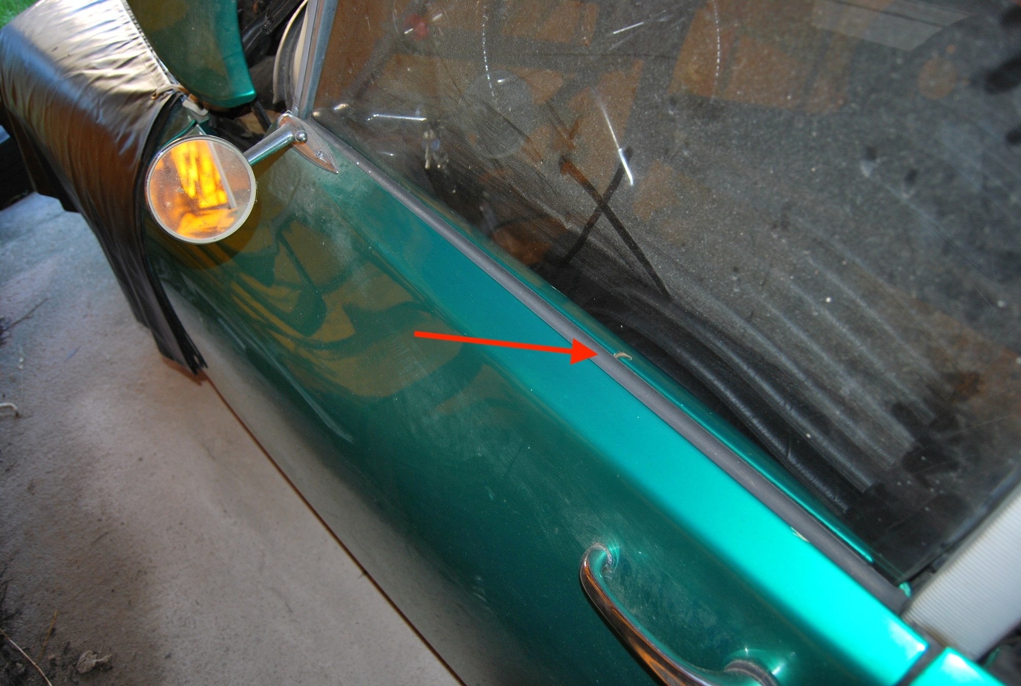 Sealing strip for the exterior front door window Citroën ID/DS