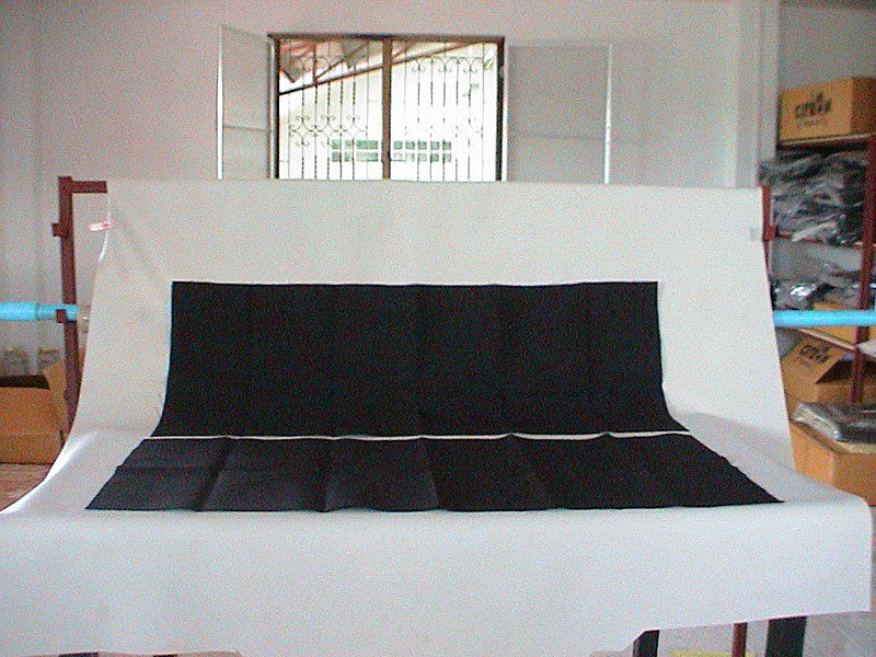 Protection panel of black cloth fixed at rear of rear bench [2] (420 x 1000) Citroën SM
