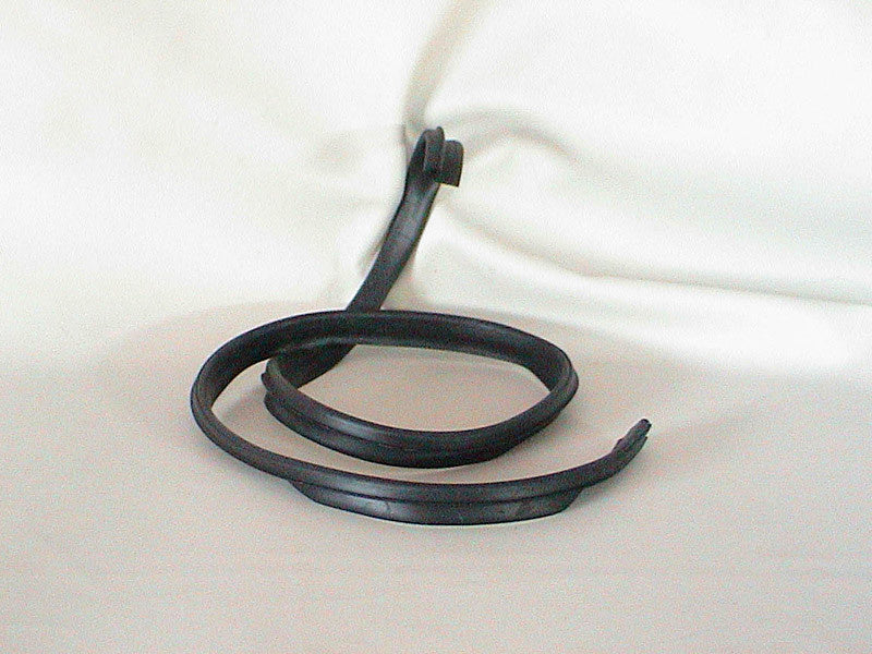 Rubber strip fixed to gutter under windshield ( 1540) Citroën SM