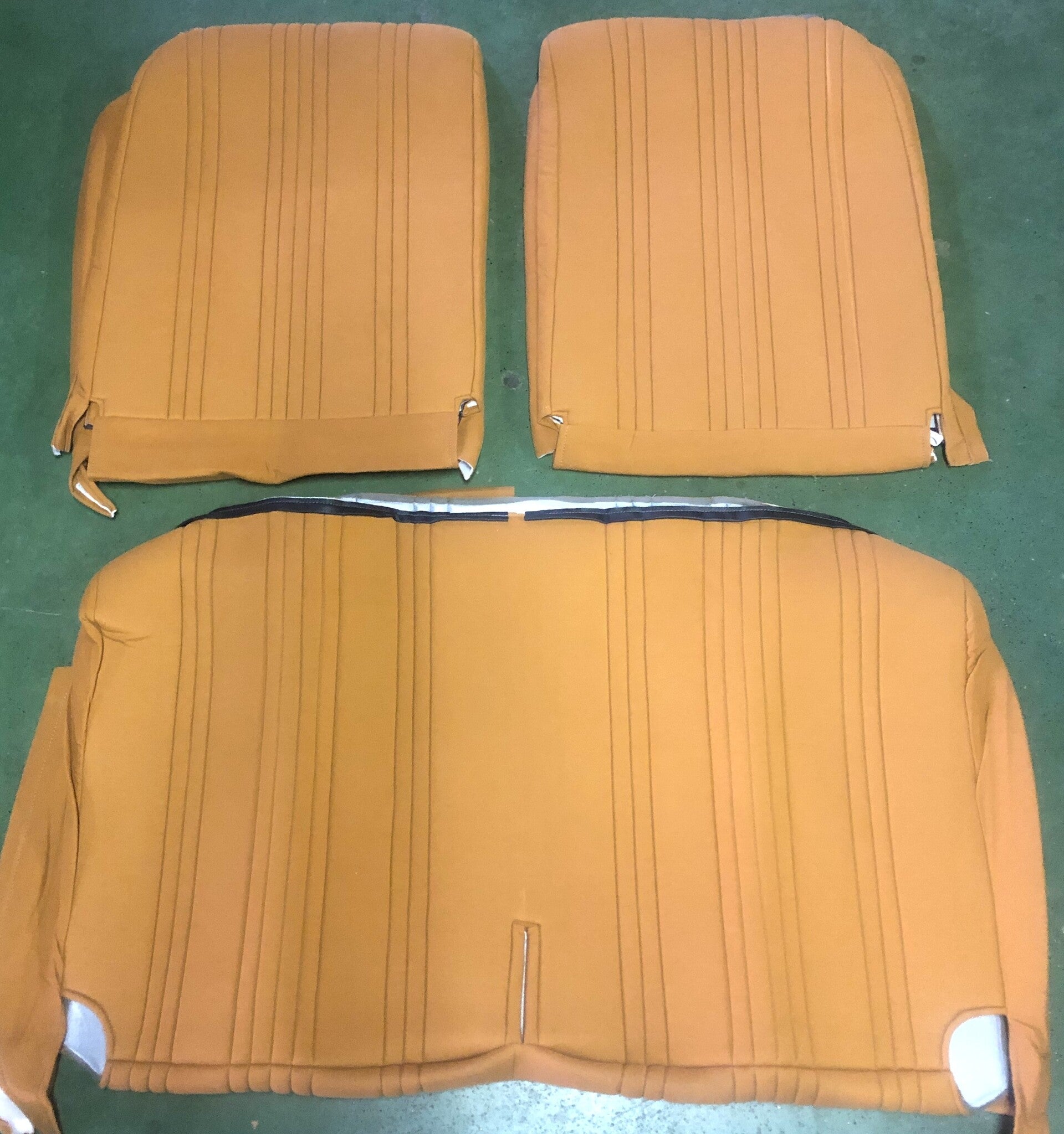 Satz von 2 Vordersitzbezügen (asymmetrische Vordersitze) und 1 Rücksitzbezug gelb Stoff Citroën 2CV