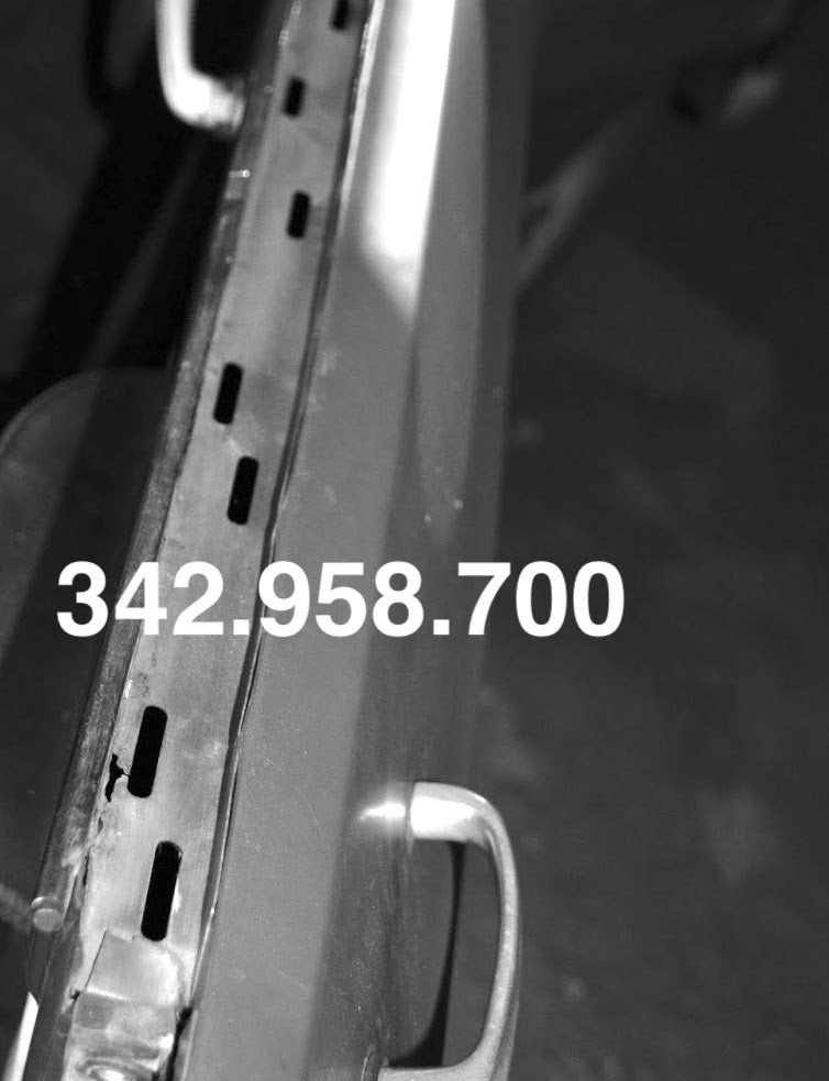 342.958.700: Rubber strip under sliding window of door (set of 4 pieces) [L=910mm], Ami