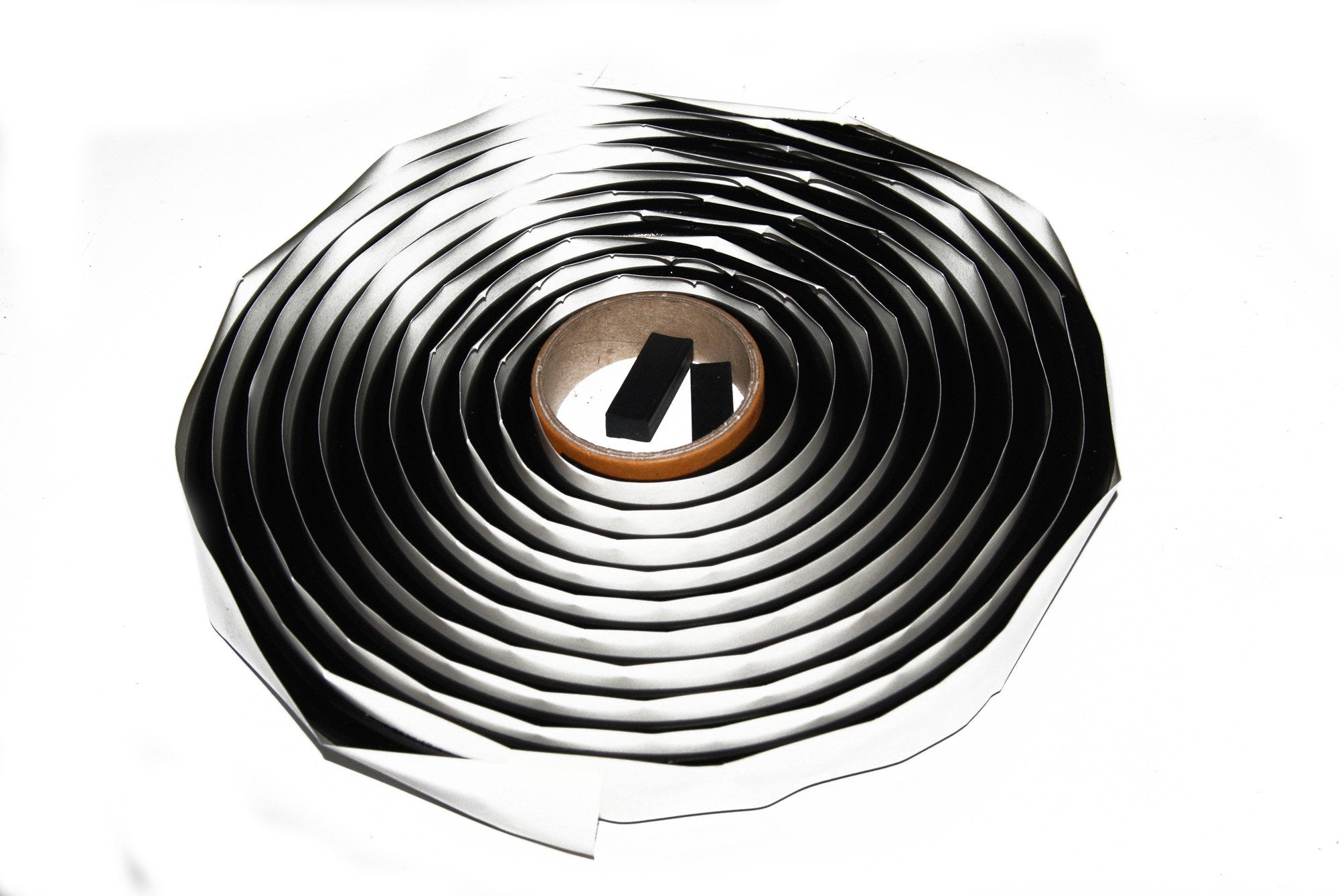 Ductile rubber, Butyl tape, is used for mounting windows, but also for the glass for the headlight of the DS/ID