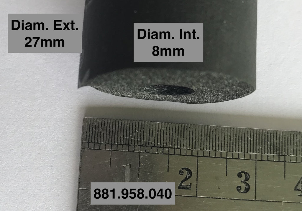 Foam rubber grommet, +/- 40 mm long, interior diam. Interior 8 mm.