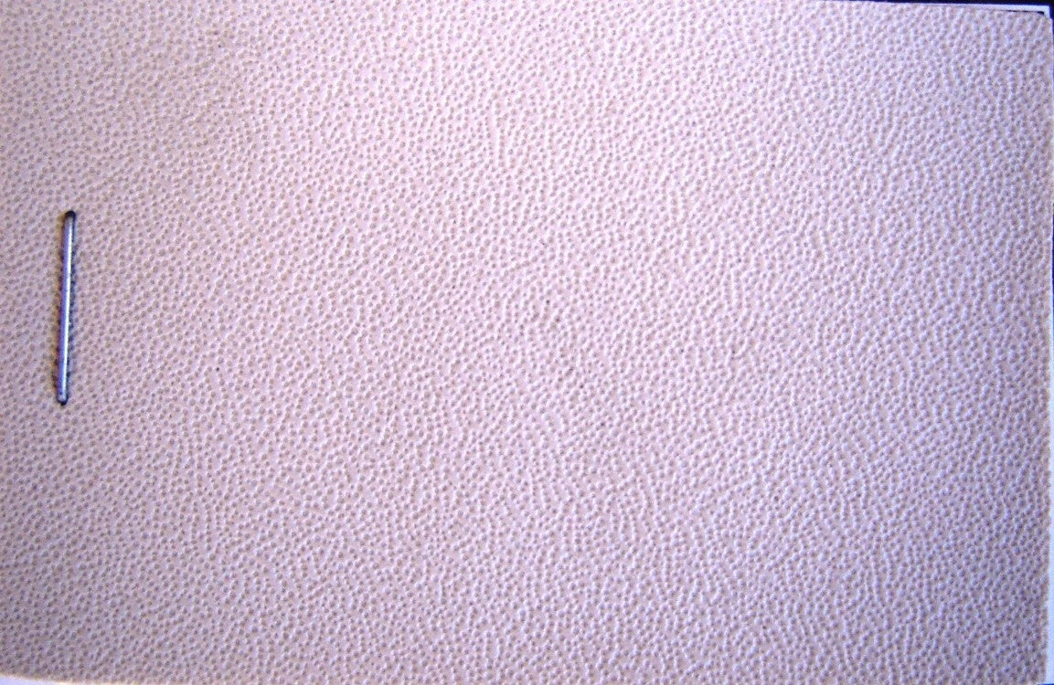 leatherette white/cream (price per meter width +/- 150M)