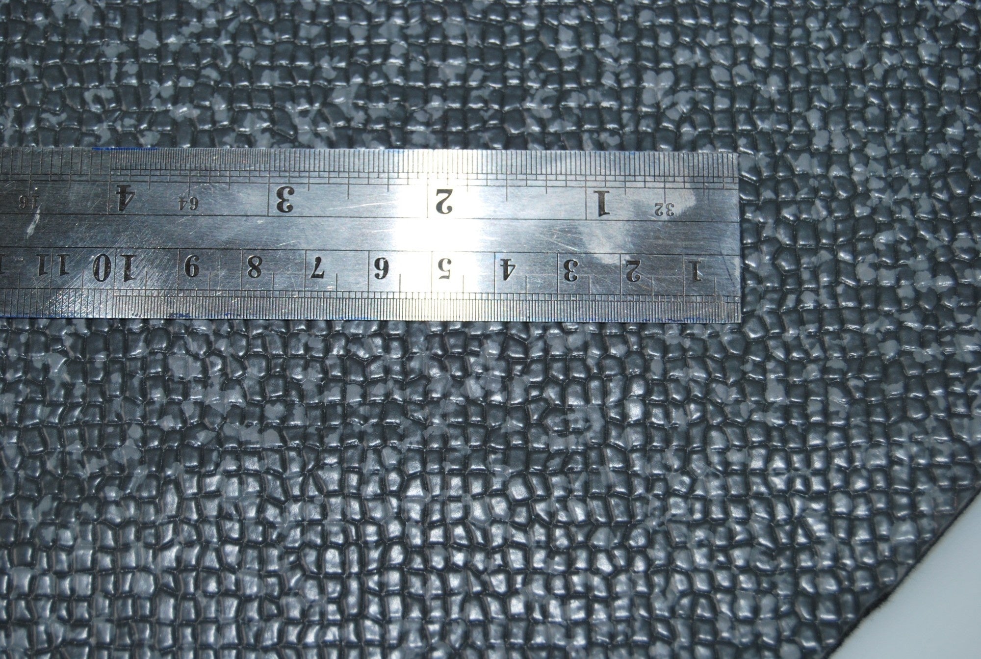 Floor cover gray leatherette (price per meter width = 140 M)