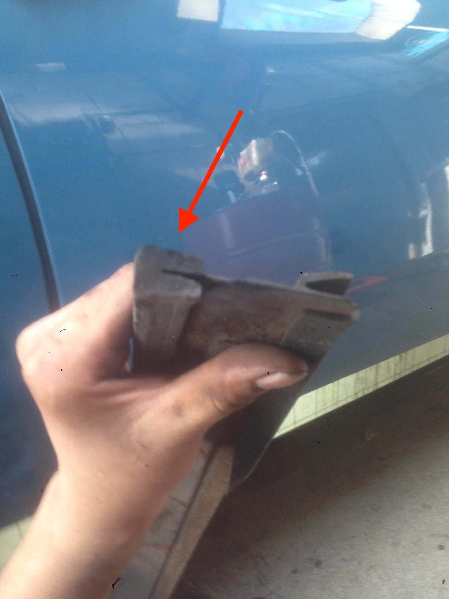 U shaped rubber/foam strip for sealing panels under sidemembers (4000) Citroën ID/DS