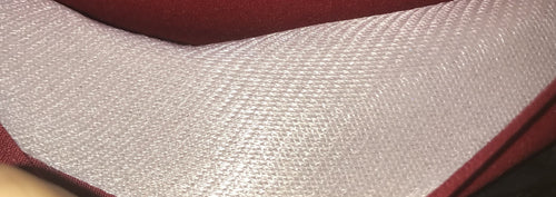 Stoffmuster, leuchtendes Rot mit 3 mm Schaumstoff. Farbcode RAL 3001