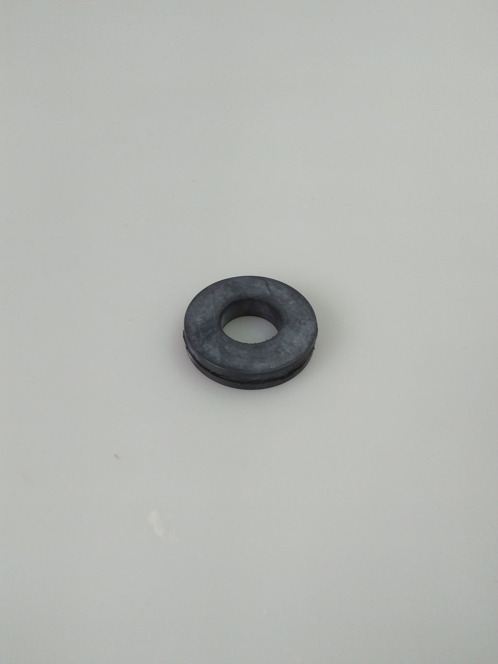 Rubber ring around LHM/LHS hose where hose passes Tie-rod of radiator Citroën ID/DS