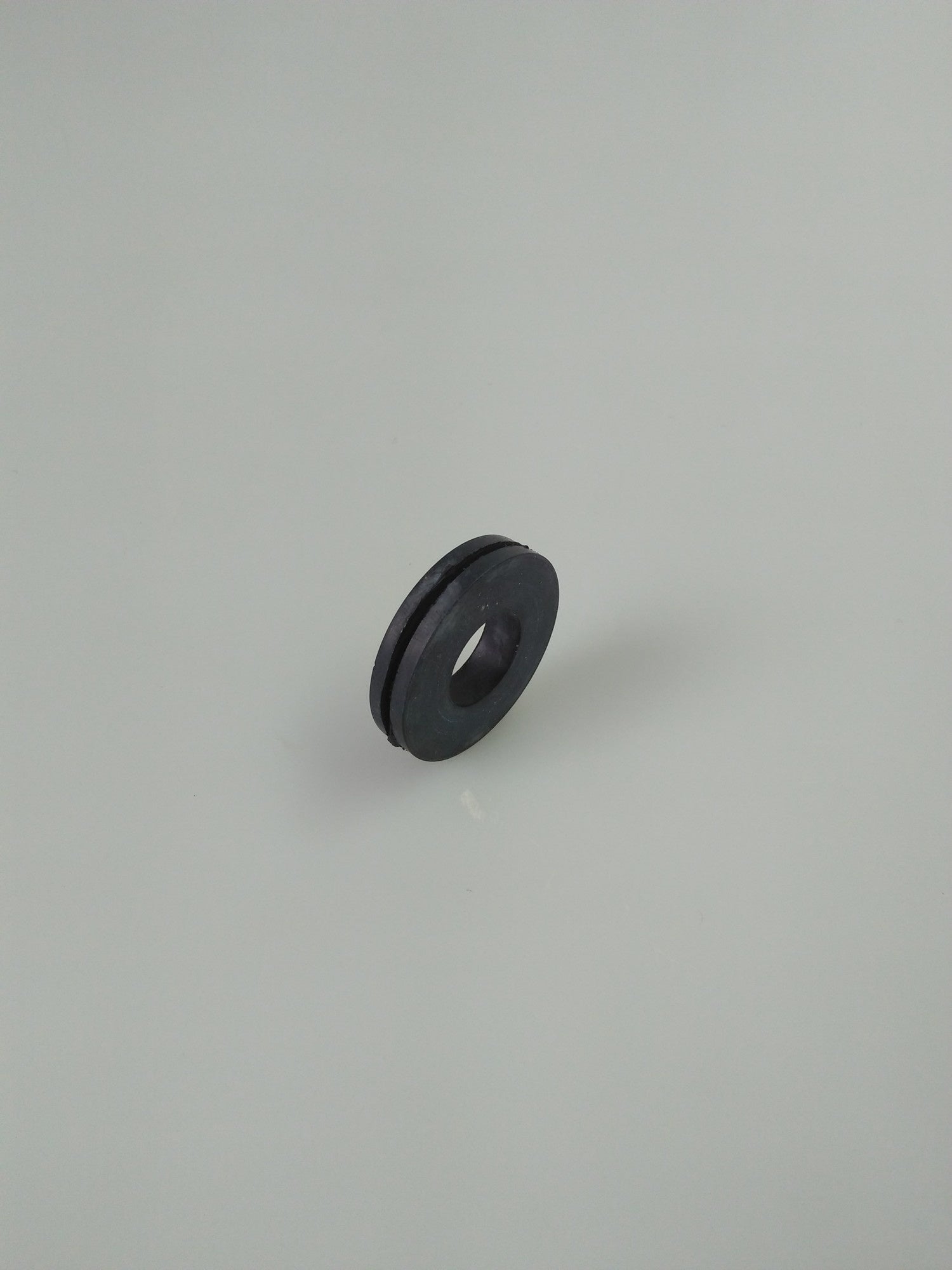 Rubber ring around LHM/LHS hose where hose passes Tie-rod of radiator Citroën ID/DS