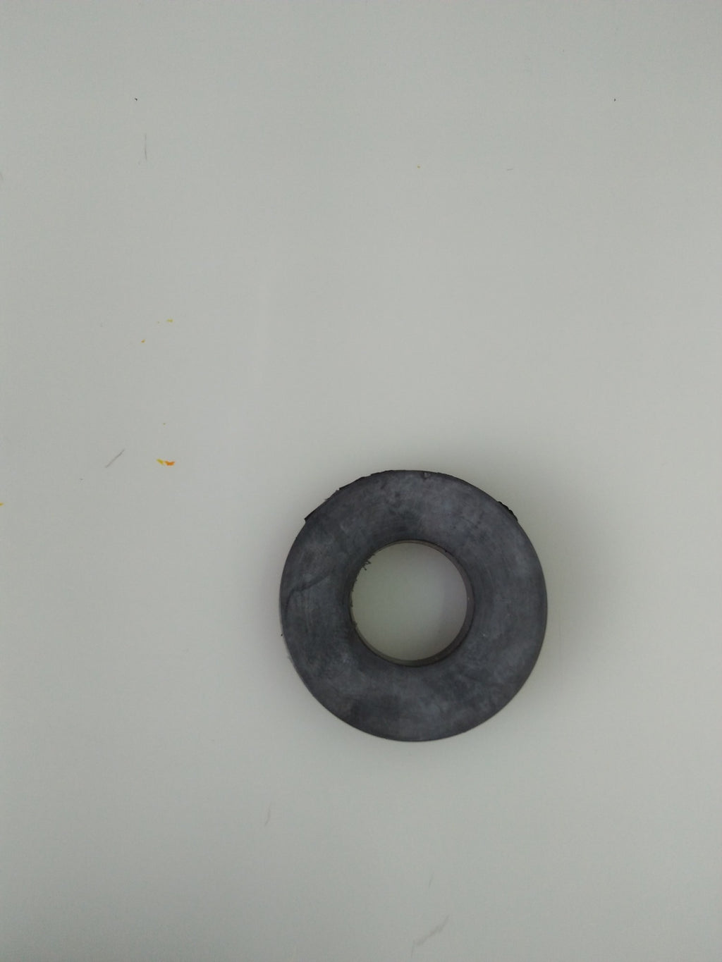 Rubber ring around LHM/LHS hose where hose passes Tie-rod of radiator Citroën ID/DS