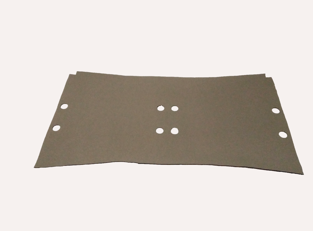 Floor trim under front seats in light gray vinyl laminated with underlayer Citroën ID/DS